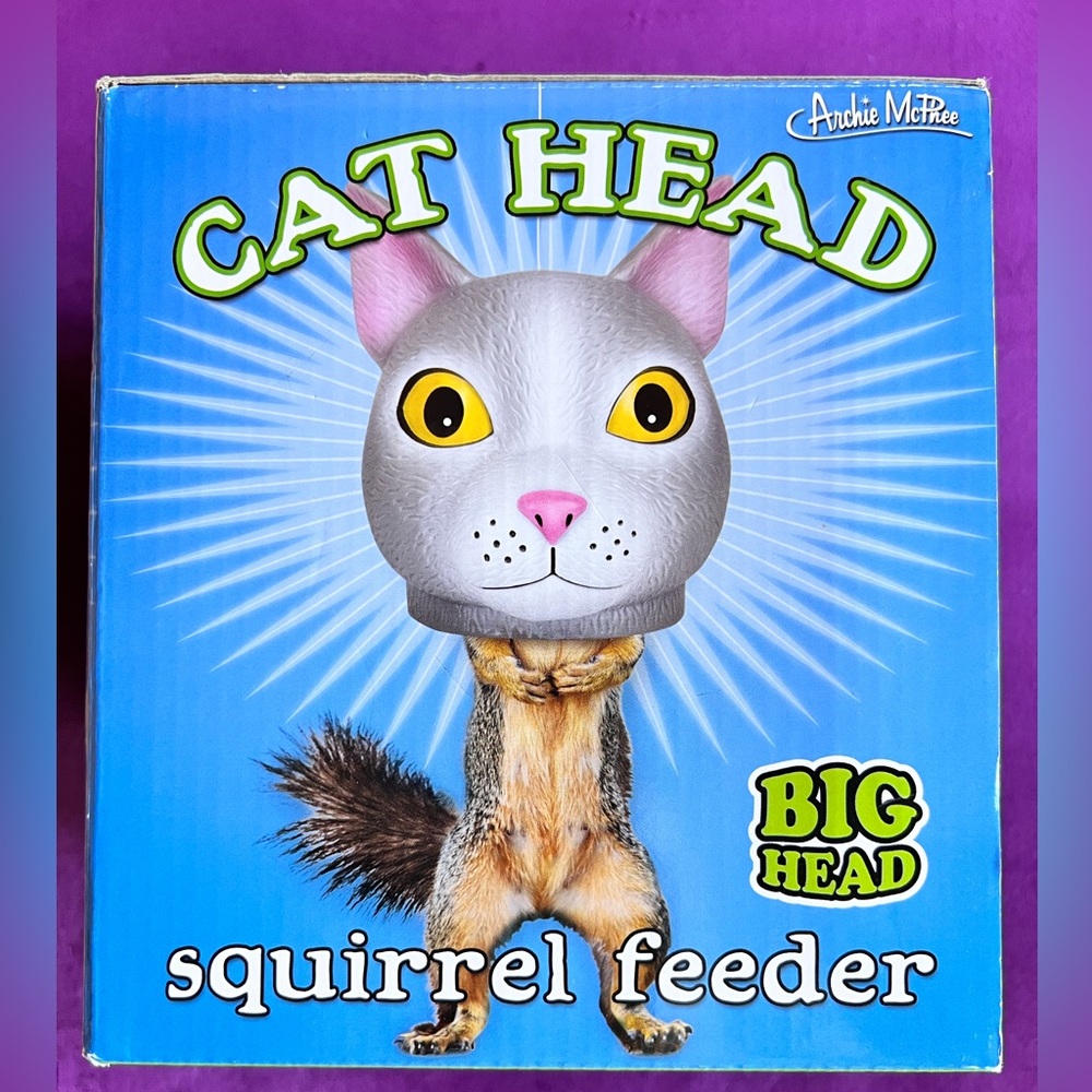 Squirrel feeder